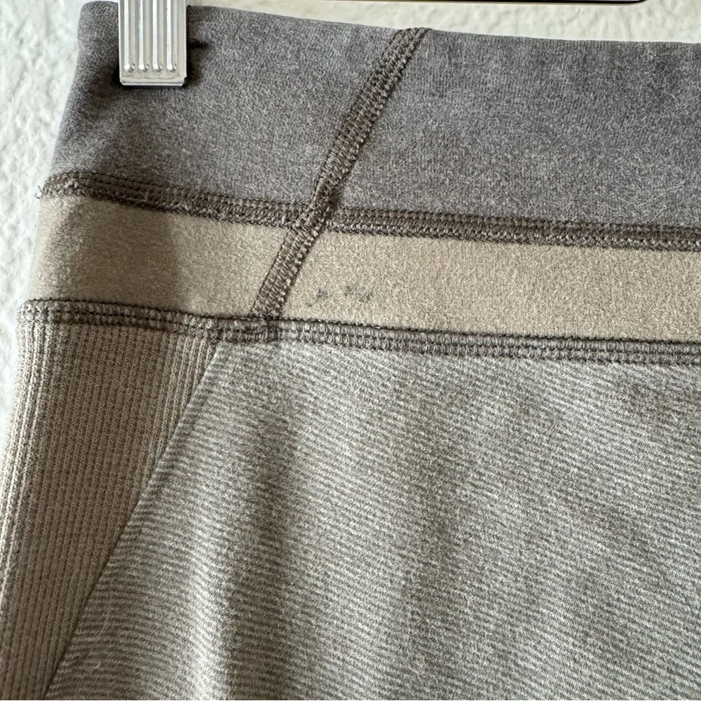 LULULEMON athletica refine crop capri wee stripe fatigue green legging